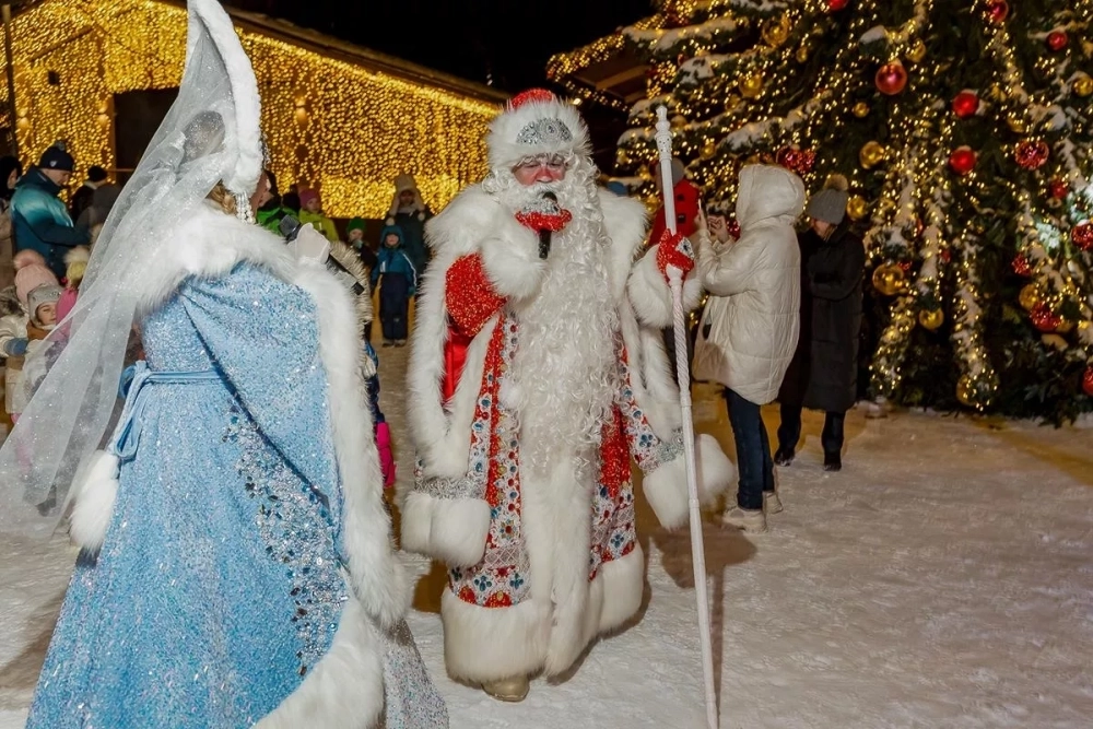 Усадьба Деда Мороза в парке Олимпийской Деревни.