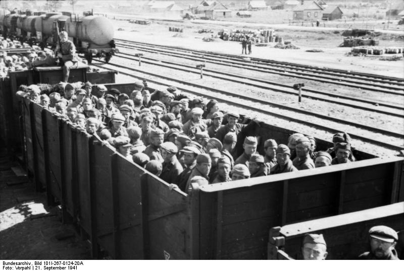 Перевозка советских военнопленных немцами 1941 год.