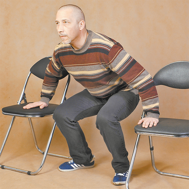 Упражнение с гантелями в домашних условиях для мужчин старше 50 лет