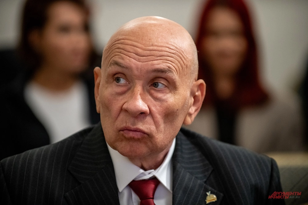 Алексей Берест категорически выступает против публичности.