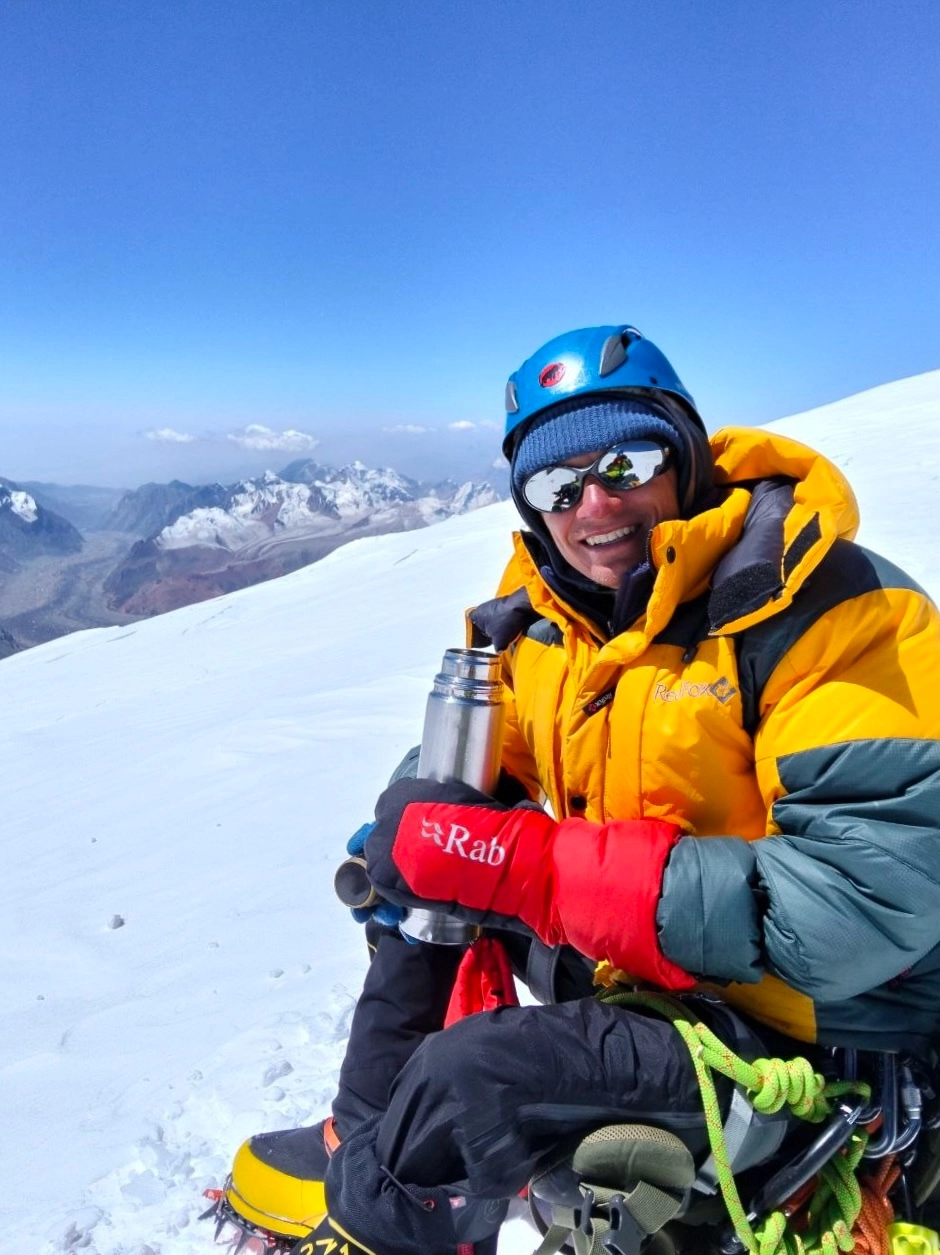 История восхождений Ильи началась в обычной великолукской секции спортивного туризма