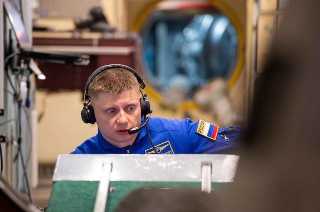 Александр в конце декабря успешно сдал экзамен в Центре подготовки космонавтов.
