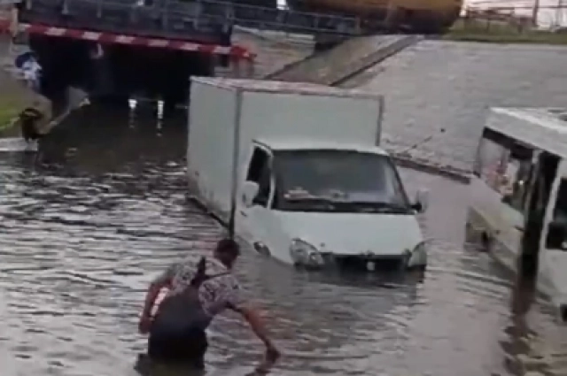 Омичи на несколько часов оказывались в ловушке воды.