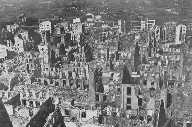 Последствия бомбардировки Герники, 1937 г.