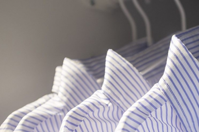 Рубашка с коротким рукавом - униформа охранников.