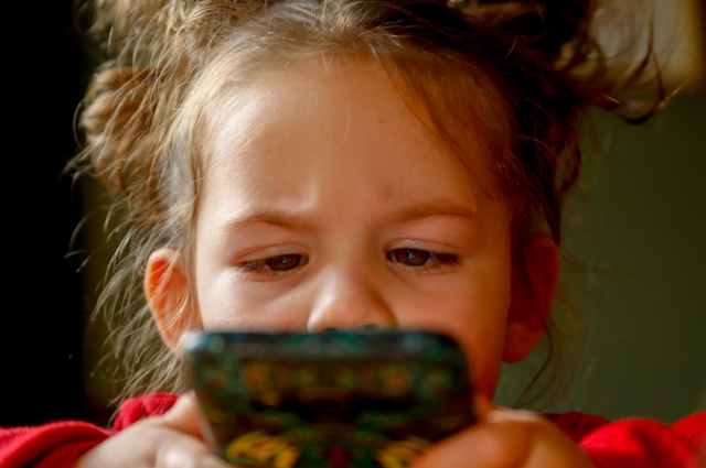 За последние год - два игры перекочевали в телефоны, и это мощнейший удар по нашим детям.