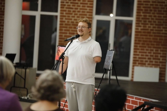 Владислав Панов.