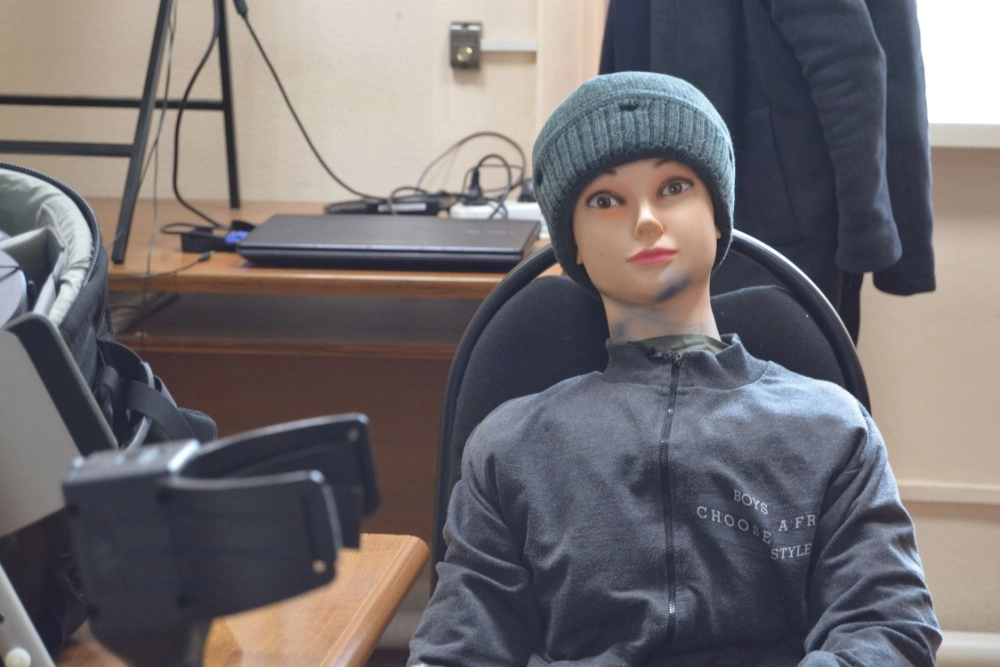 Дежурный детский манекен, к сожалению, брать его на выезды приходится не редко.