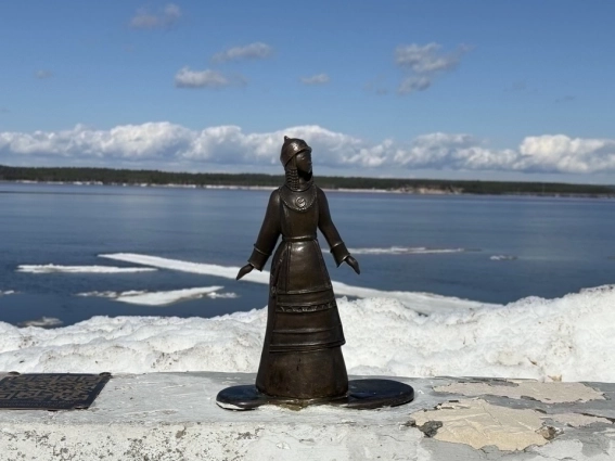 Волга освобождается ото льда.