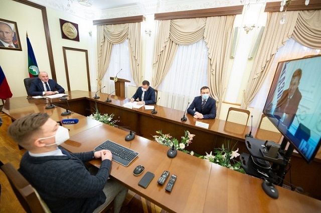Встреча главы КЧР и руководителя 