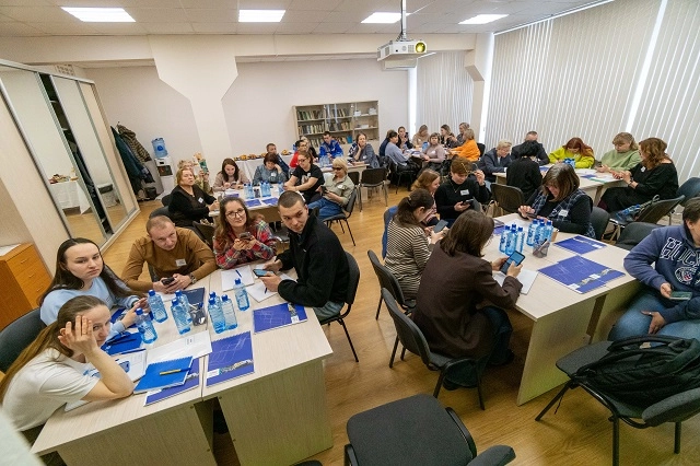 ВИЗ-Сталь помогает в подготовке социальных проектов «Стального дерева»