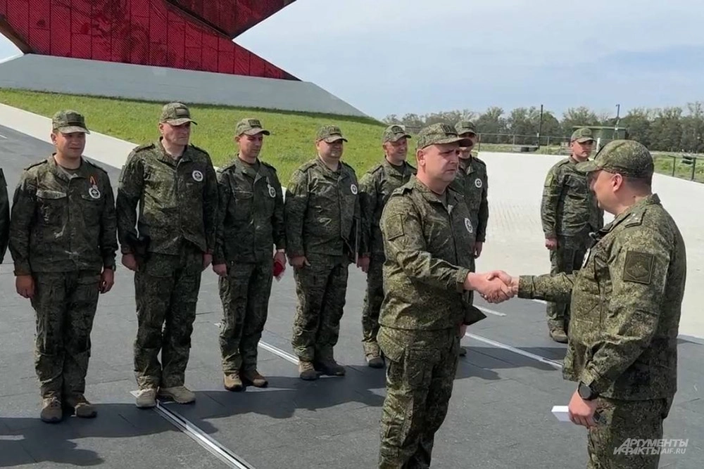 Награждение военных инспекторов группировки войск «Север».