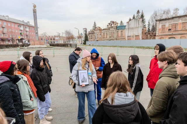 «Прости, большуха!» Уральским студентам рассказали о купеческом Невьянске