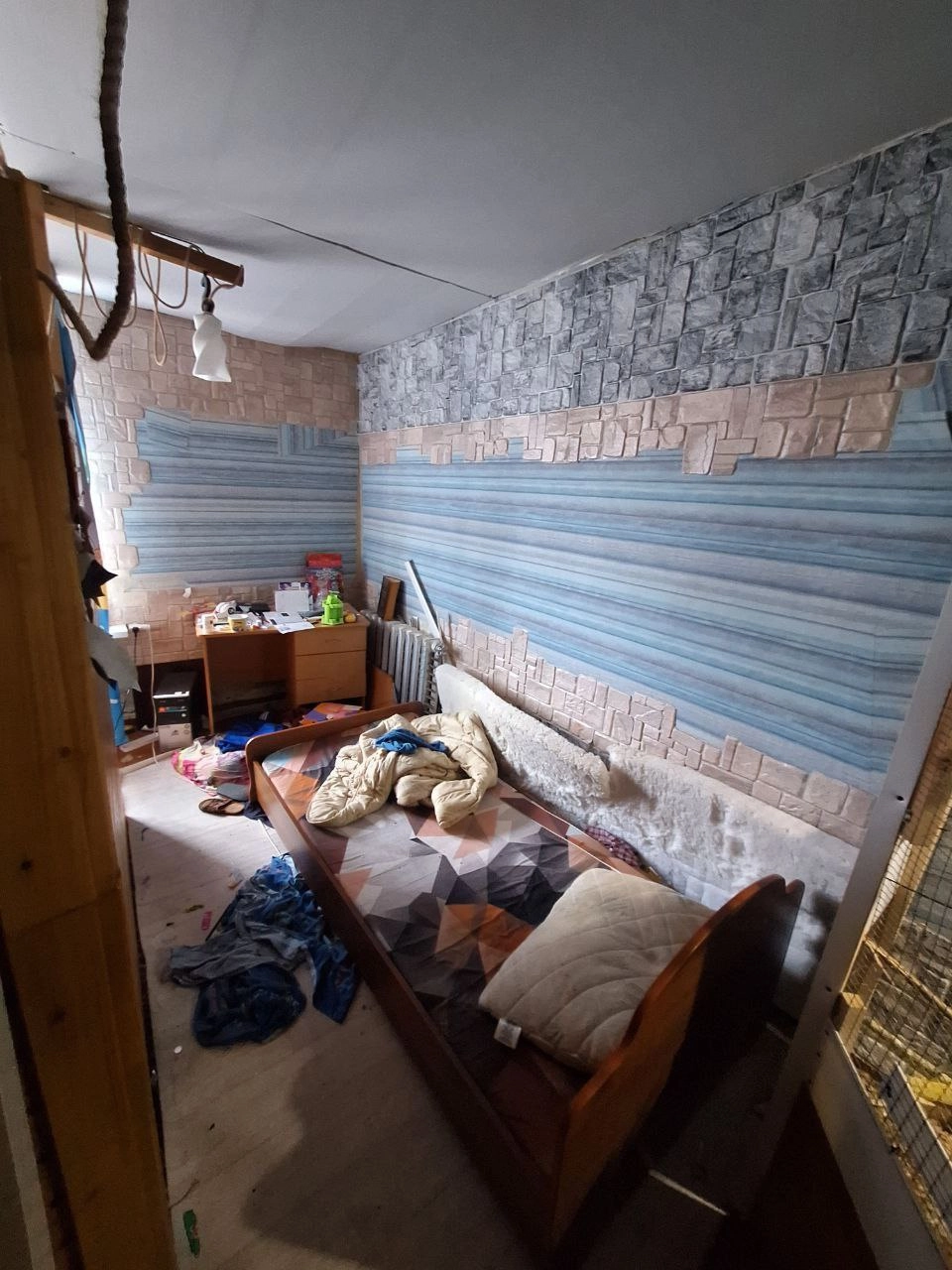 Родители постоянно угрожали маленьким детям. 