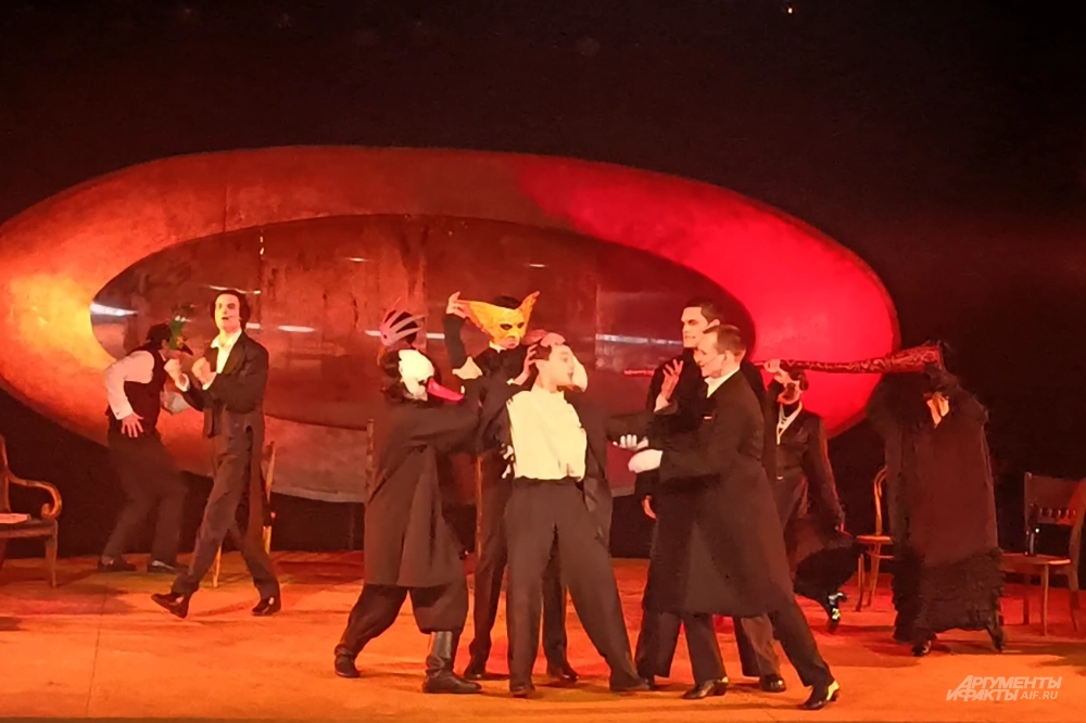 Спектакль «Бродячая собака».