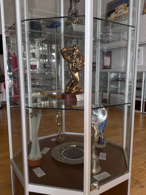 Награды режиссёра и эталонного актёра Пускепалиса хранятся в музее. 