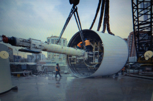 Монтаж тоннелепроходческого комплекса на строительстве станции метро «Сахарова».