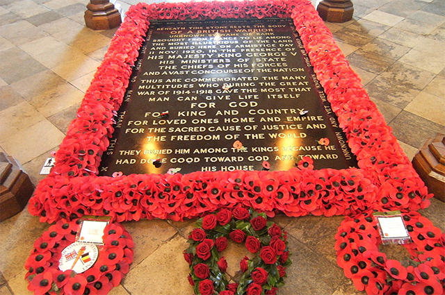 Могила неизвестного солдата  в Лондоне в Вестминстерском аббатстве.