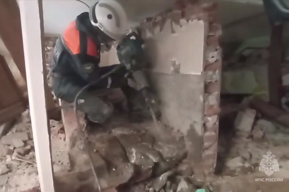 В Мьянме спасатели МЧС России в поисках людей обследовали более 121 тыс. квадратных метров