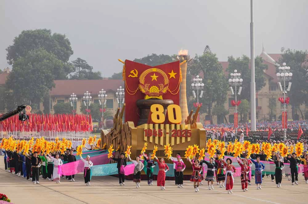 80 тысяч голубей и ядерные ракеты: ключевые моменты китайского парада Победы