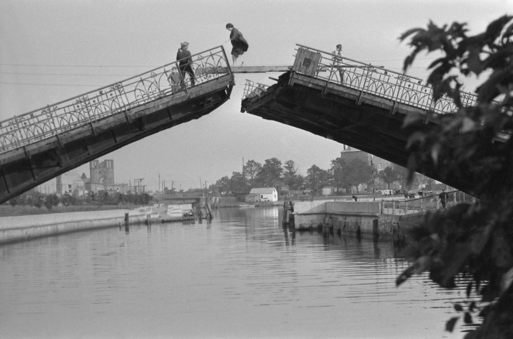 Разводной мост через реку Преголю в городе Калининграде.