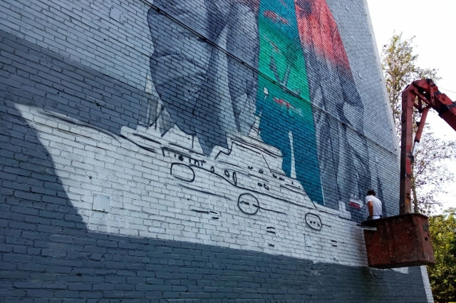 Мурал в Хабаровске: художник Антон Спутник