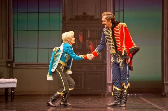 Зрителей впечатлело исполнение ролей и партий, и, конечно, яркие костюмы.