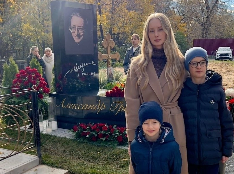 Марина Коташенко с детьми.