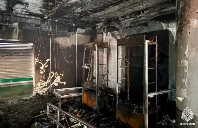 Магазин полностью выгорел...