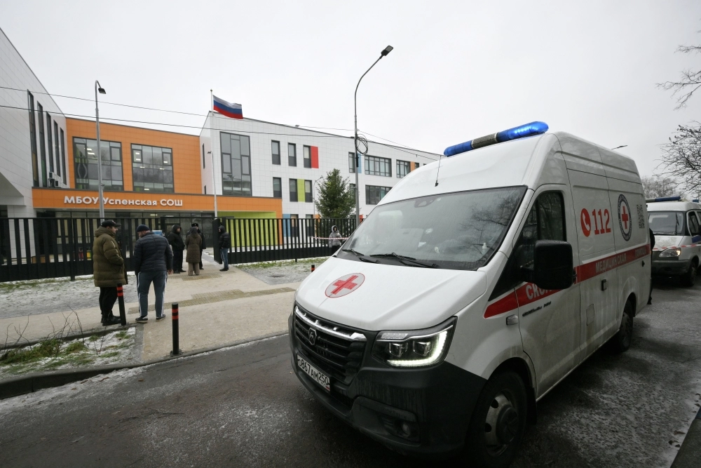 Обстановка возле Успенской школы в поселке Горки-2 Московской области. 