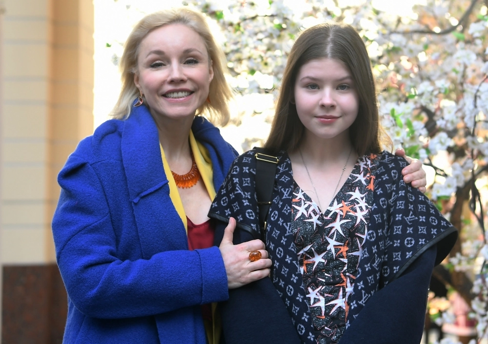 Вдова Олега Табакова актриса Марина Зудина с дочерью Марией.