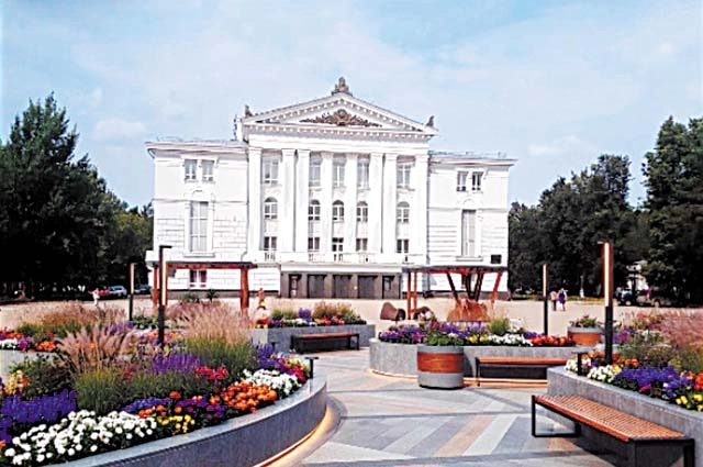 Театральный сад.