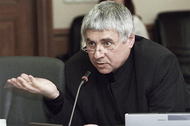 Руководитель Фонда эффективной политики Глеб Павловский выступает на заседании клуба «Гражданские дебаты». 2002 г.