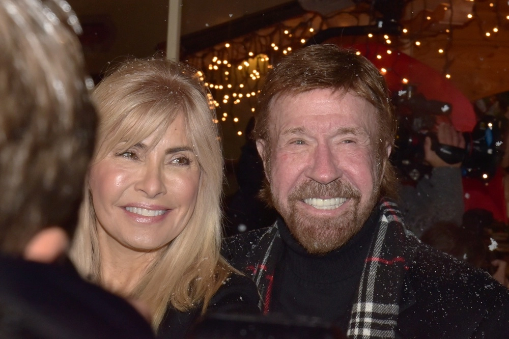 Чак Норрис с женой.