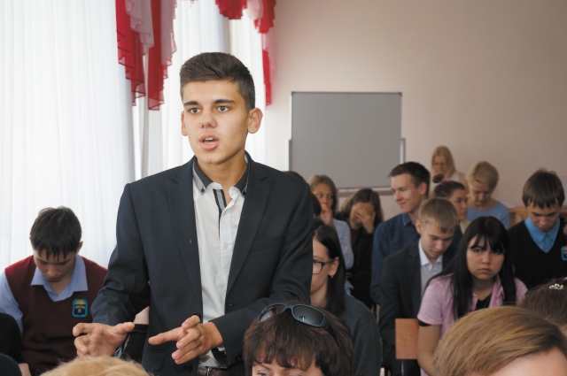 Учащиеся гимназии № 8 на встрече-дискуссии обсудили экологическое состояние Кировского района.