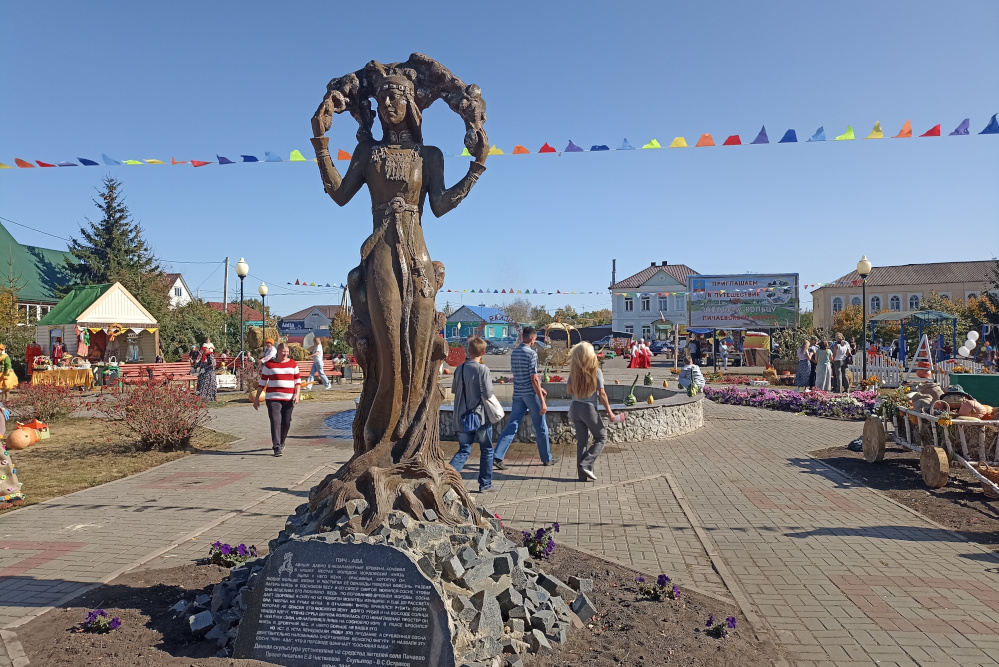 Мордовская богиня леса Пич-ава – символ села Пичаево.