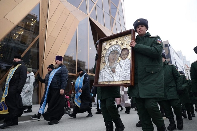 В День народного единства в Екатеринбурге состоялся большой крестный ход