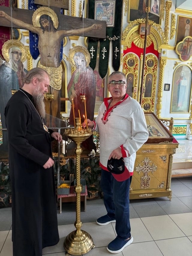 Никольский храм, где крестился актёр.