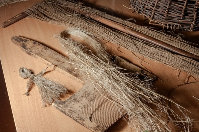 По своему локтю. В Староуткинске вновь сколочена барка сплавщиков