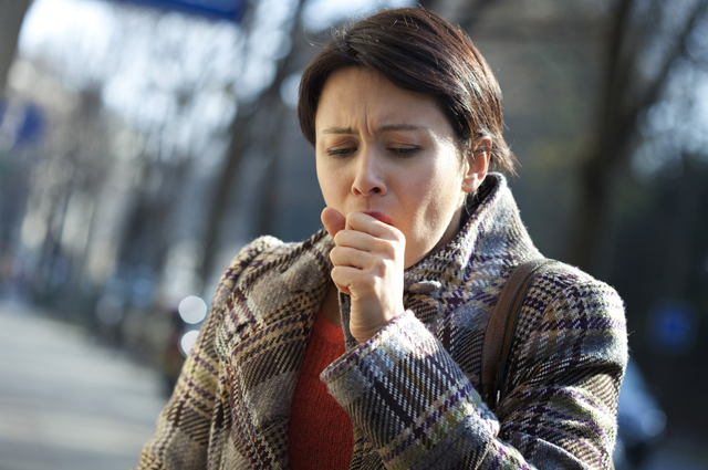 Что делать если кашель не проходит 2 месяца а горло не болит