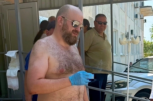 Доктор Шишкин сразу бросился помогать.