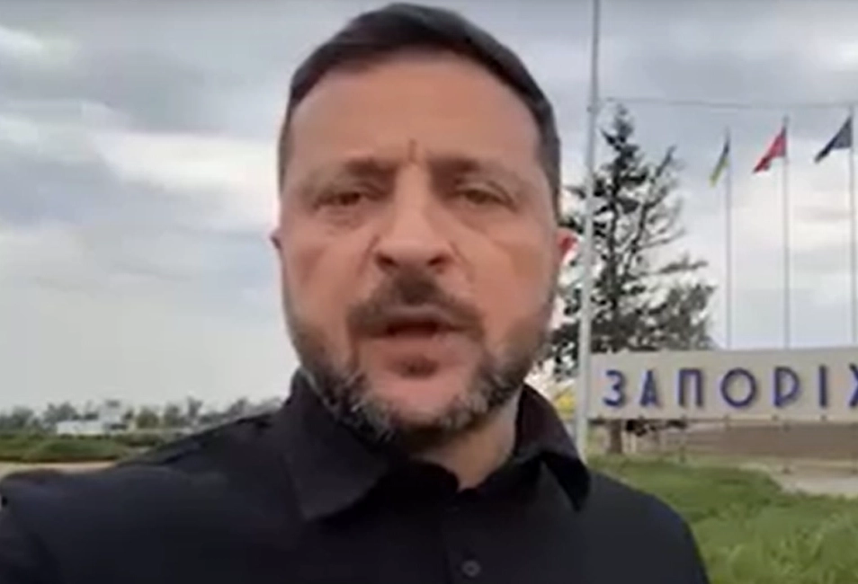 эксперты заподозрили, что ролик снят не на въезде в город, а в студии.