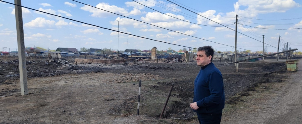 Активисты «Единой России» оперативно выехали в районы пожаров.