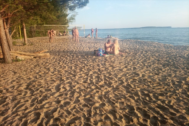 Открытка Лаццарони и дети малыш голый обнаженный мальчик игра пляж Чистая № АЛ/3-316