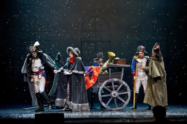 В репертуаре Омского музыкального театра спектакль появился впервые под названием «Давным-давно, или Гусарская баллада» в 1995 году.