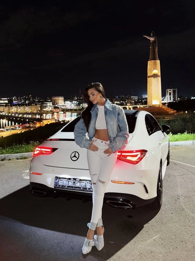 Анастасия Семёнова из Чебоксар представляет на конкурсе ОАЭ.