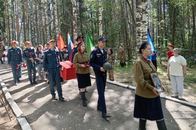 Останки бойцов захоронили в торжественной обстановке.