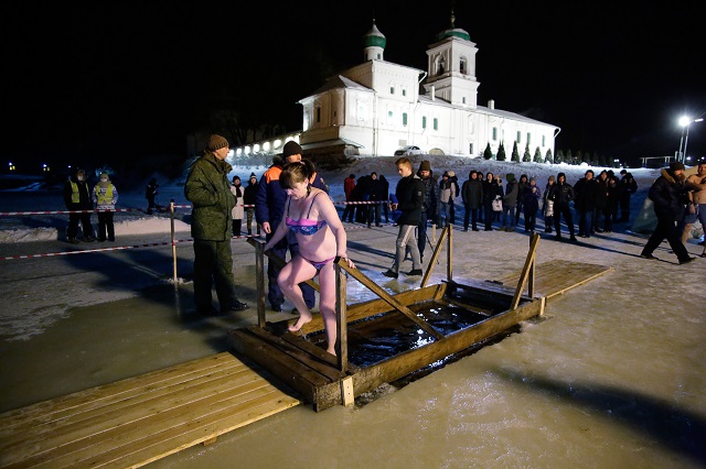 Крещенские купания в Пскове