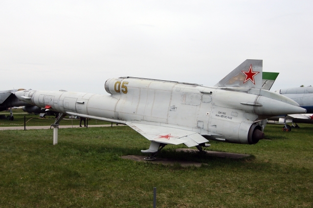 Ту-141 «Стриж» — многоразовый советский оперативно-тактический разведывательный беспилотный летательный аппарат (БПЛА) разработки ОКБ им. Туполева, входил в состав комплекса ВР-2 или «Стриж».