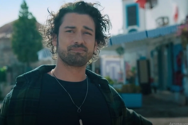 Альп любит плавание. 